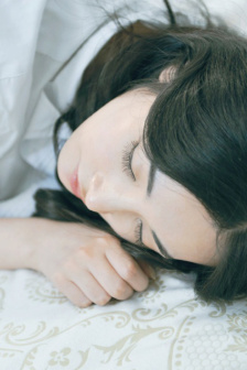 开裆吊带白色蕾丝内裤